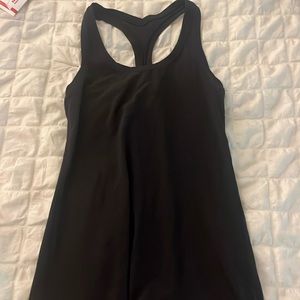 black lululemon tank top
